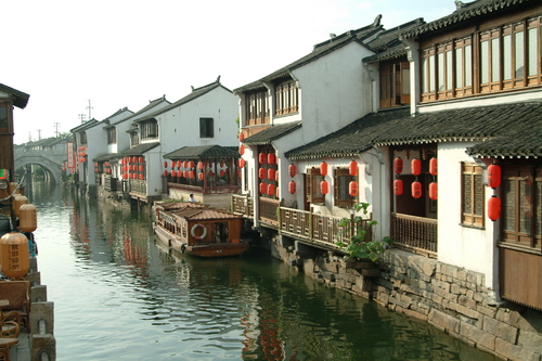 出國去。江南行