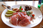 
Handwrapped Parma Ham with pear, gorgonzola cheese, peperonata melon and flat onion boretane (HK$138)�R��ۺ�o�A���M���K�ʳ��D�`�����A�t�HParma Ham��b�s�H�w�ߡC