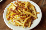 �ܳ��w�o��Aussie Cheese Fries �X ���ܡu�Ψ��v�������W�Q�ۨ����ۤh�M�Ϧ׸H�A�O�H���C�Q�ءT