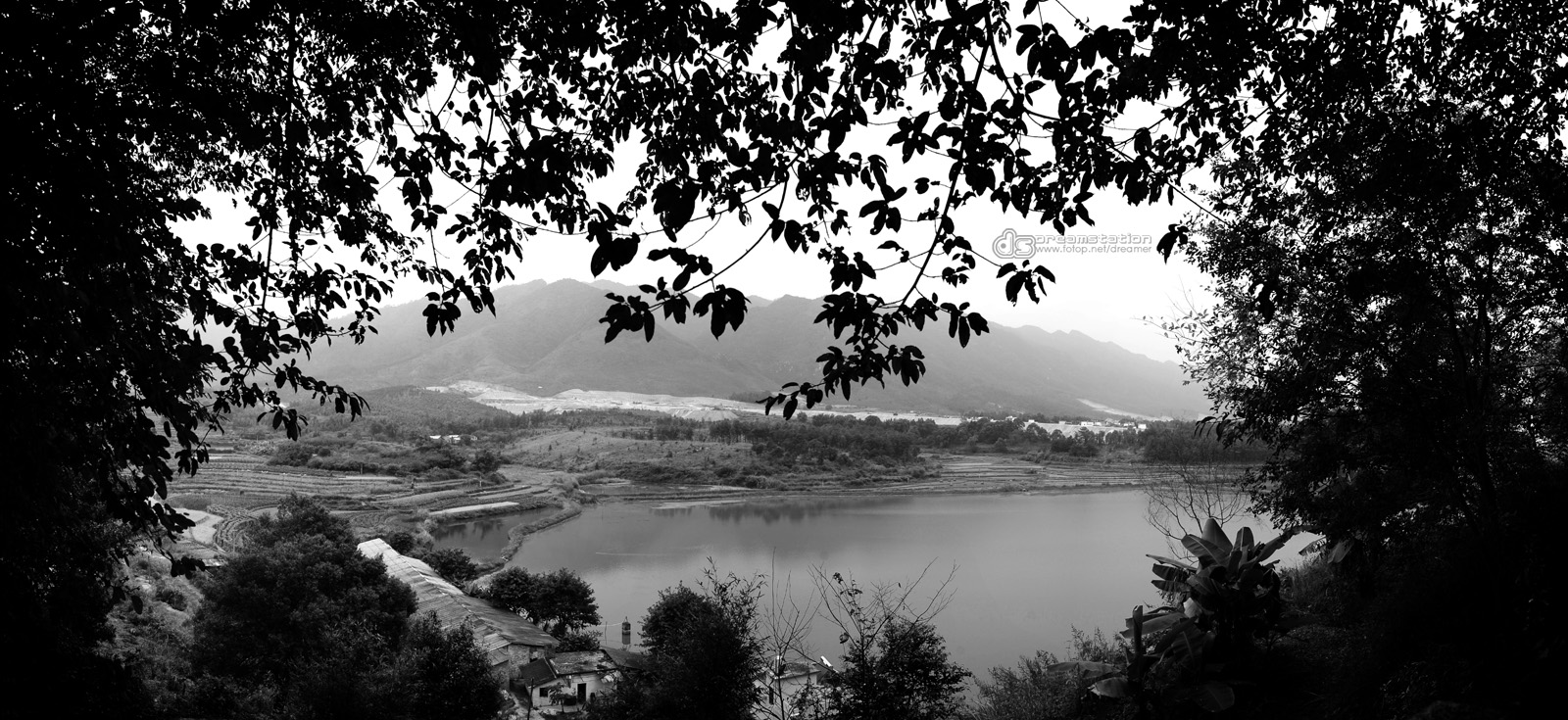 http://images2.fotop.net/albums2/dreamer/shaoguan/DSC_6635_Panorama1.jpg