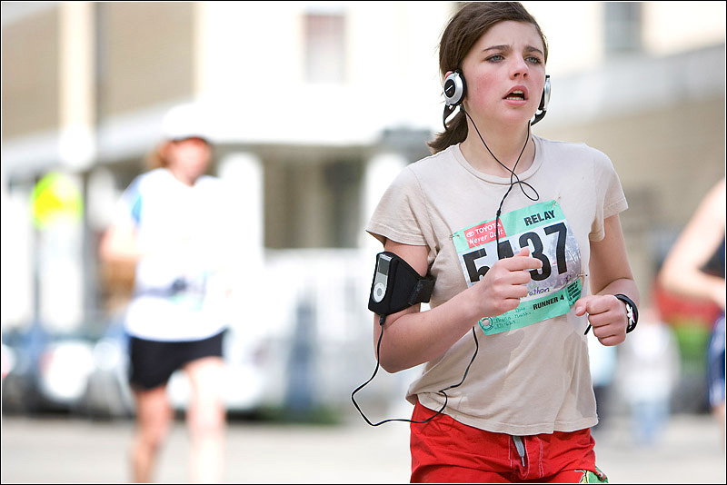 IMAGE: http://images2.fotop.net/albums2/isp/marathon2008/6K2J1940.jpg