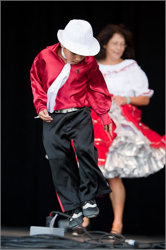 IMAGE: http://images2.fotop.net/albums2/isp/miscellaneous/6K2J3553.jpg