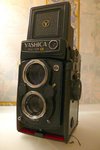 Yashica MAT-124G